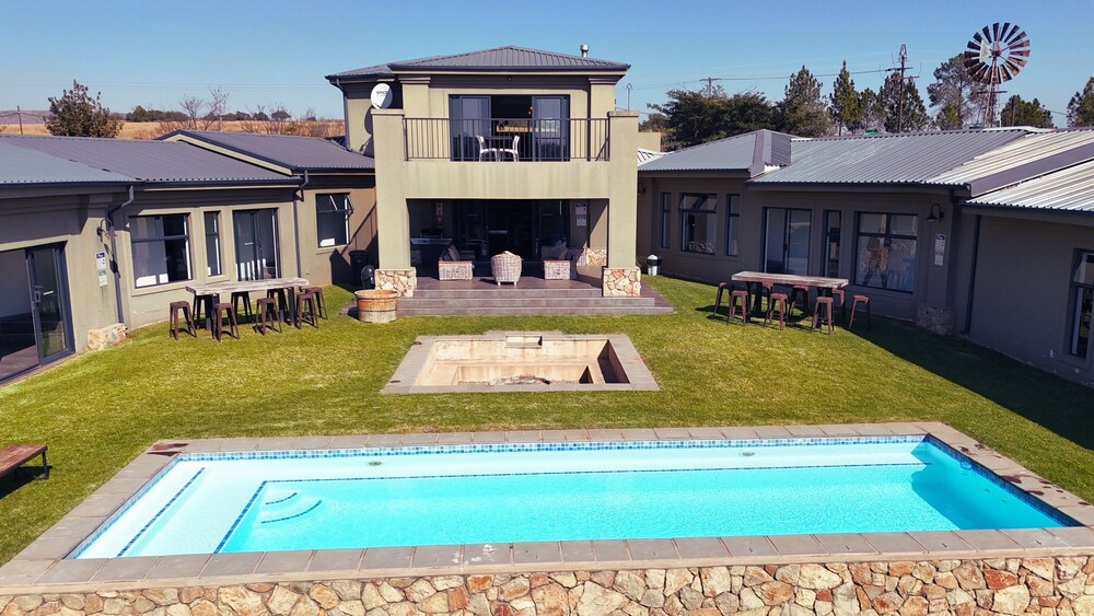 Stones Throw Manor