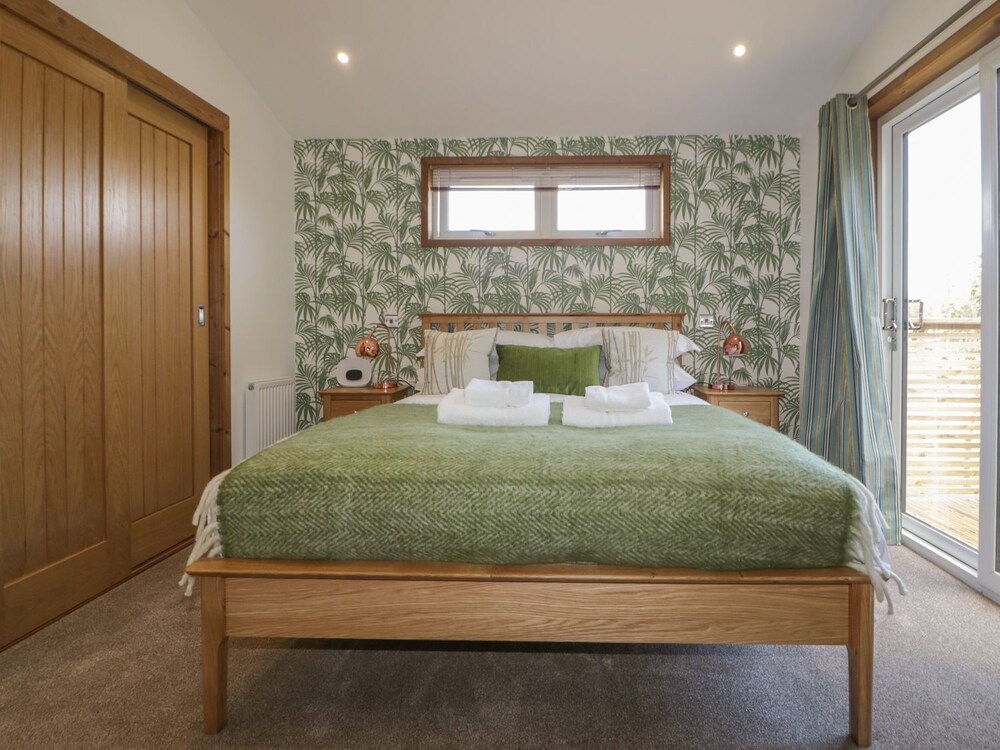 9 Meadow Retreat