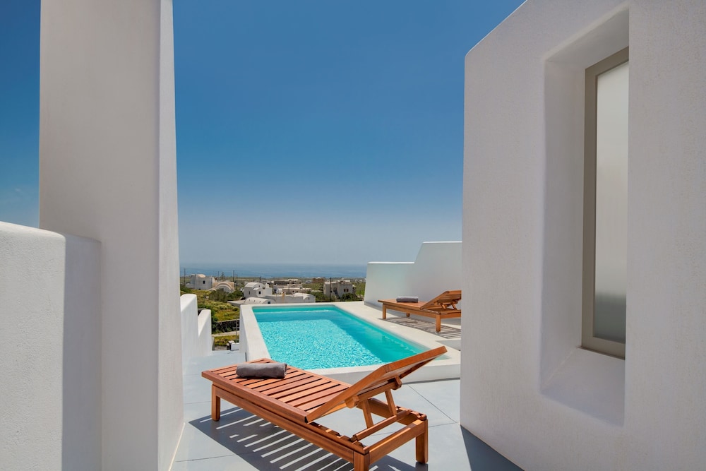 Serene Milestone Villa in Megalochori