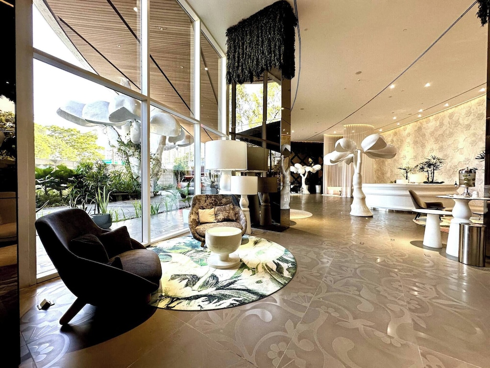 Luxury apt in Panama City 2 Rooms 3 Baths & Office
