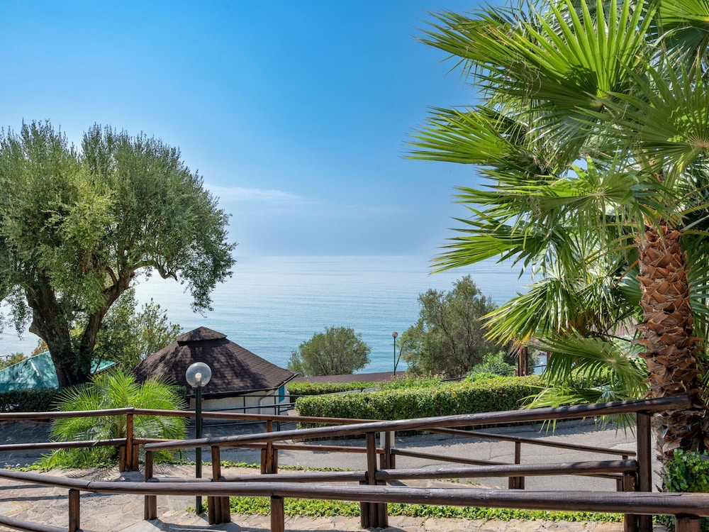 Chalet in Cilento With Sea View and Pool
