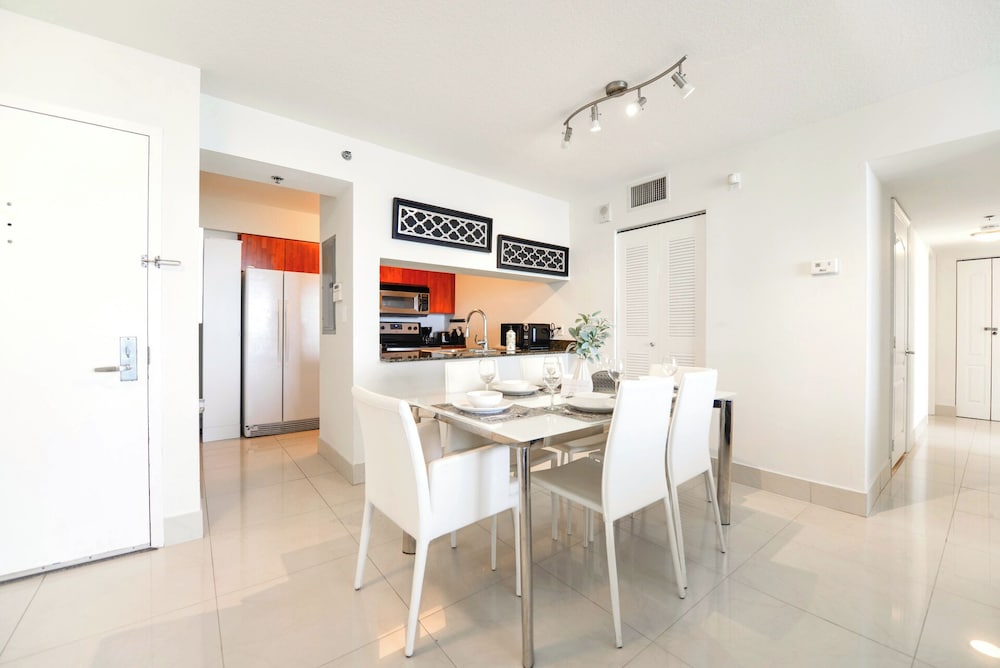 Chic Brickell Condos – Prime Location