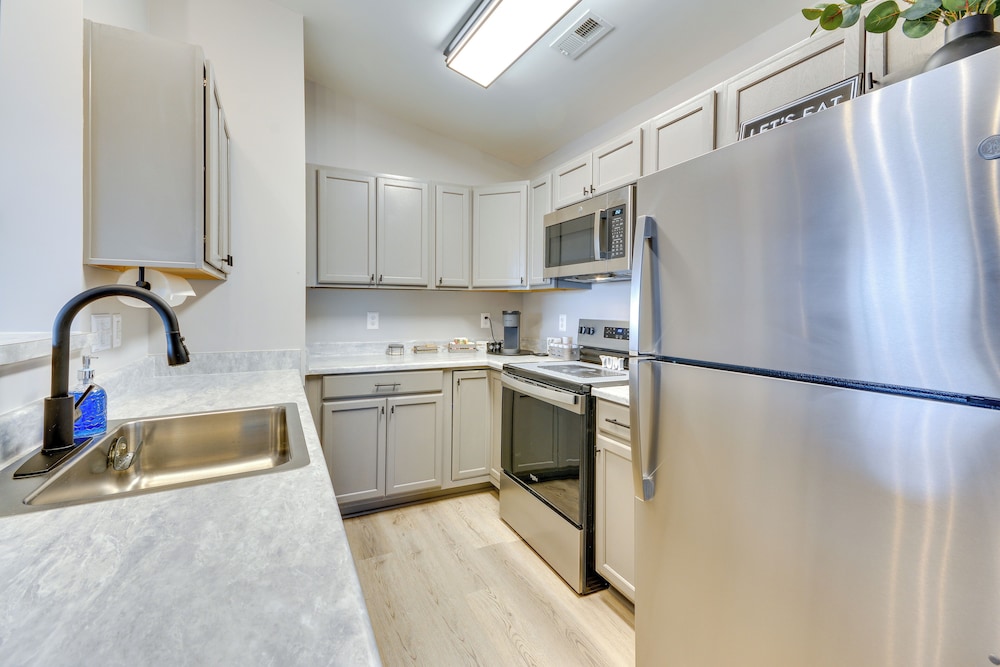 Easy Access to Dtwn: High Point Condo