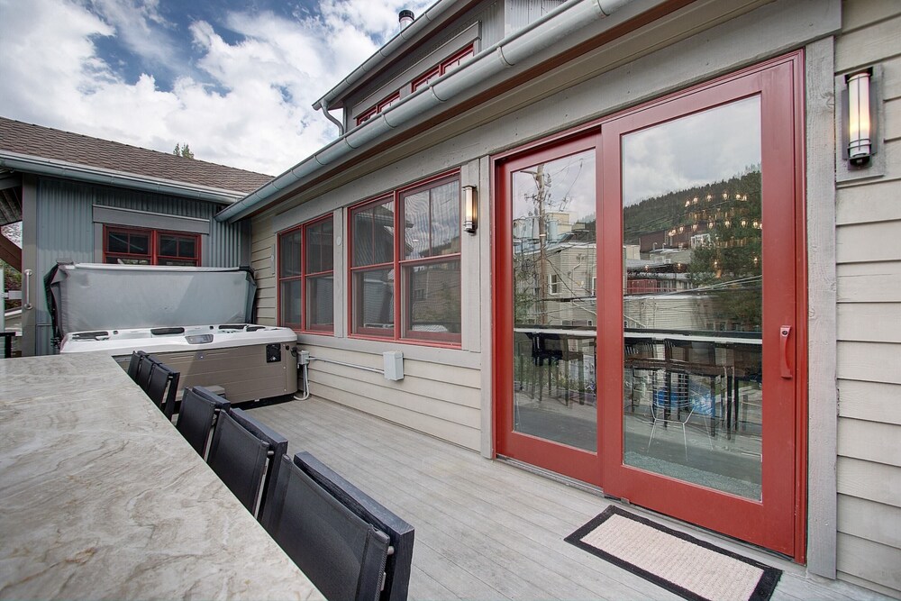 Main Street Escape by Avantstay Stunning Home Right off Main Street w/ Hot Tub & Large Deck view 5