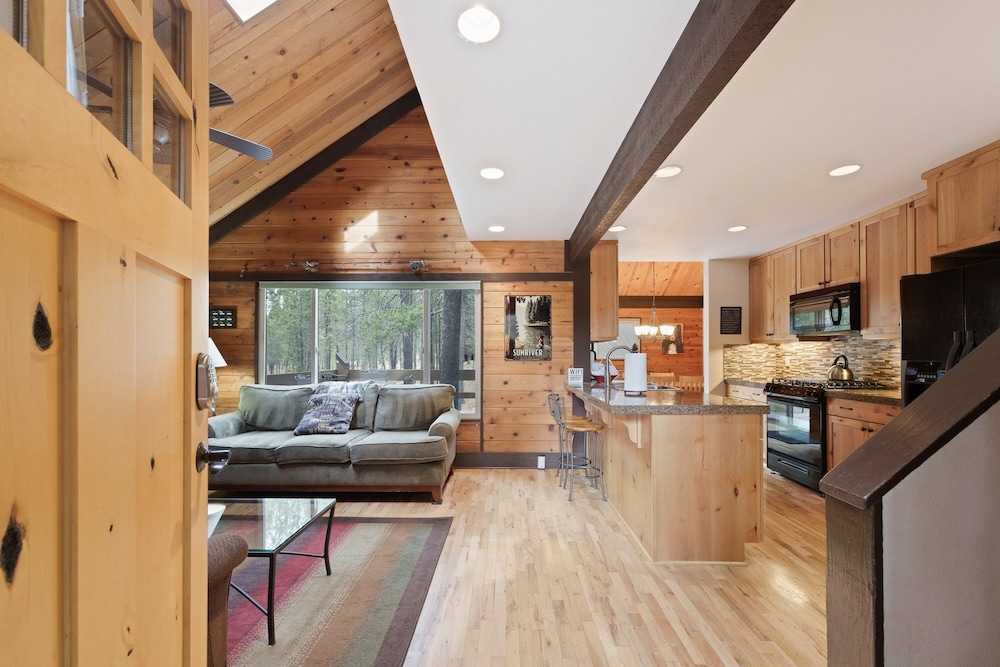 Pole House 10 2 Bedroom Cabin