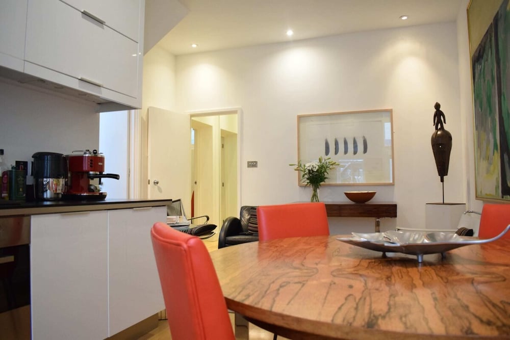Chic 1BD Flat - 11mins to Holland Park, Kensington