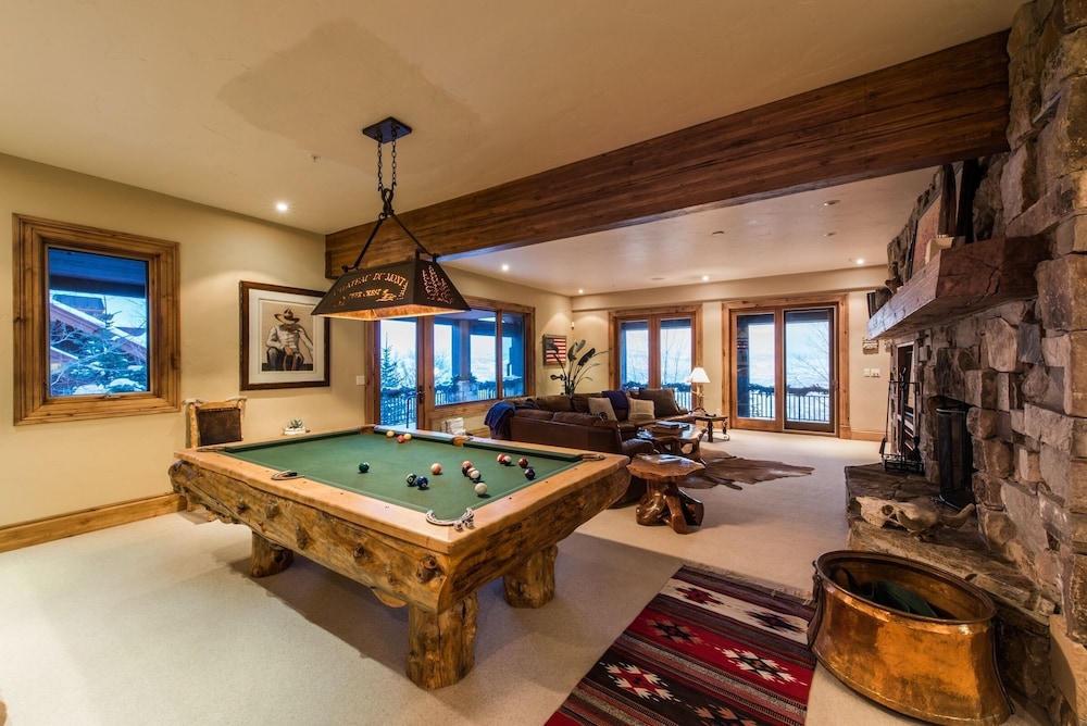 Majestic Ski in Ski Out Estate