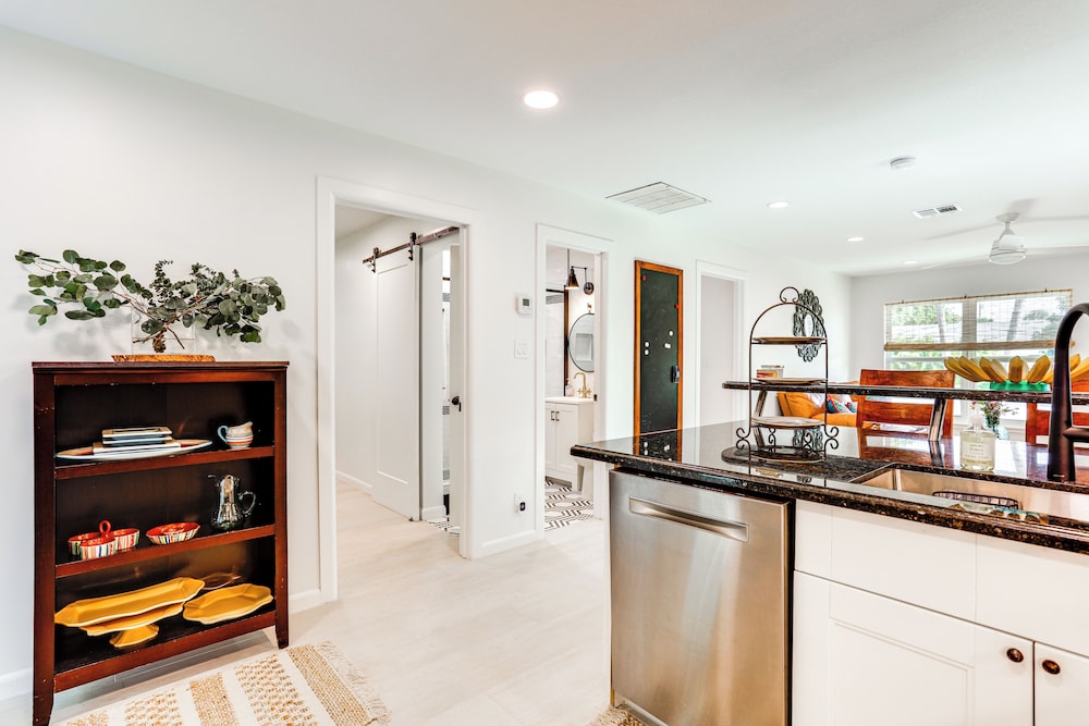 Vibrant North Palm Beach Home ~ 2 Mi to Beach!