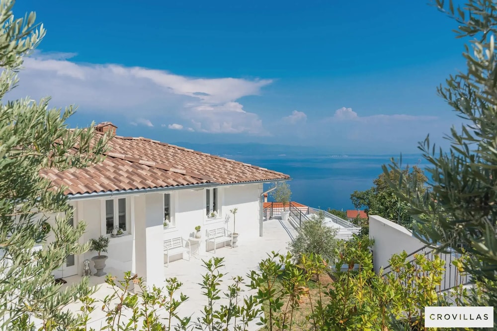 Villa Lauriana Nearby Opatija - Crovillas