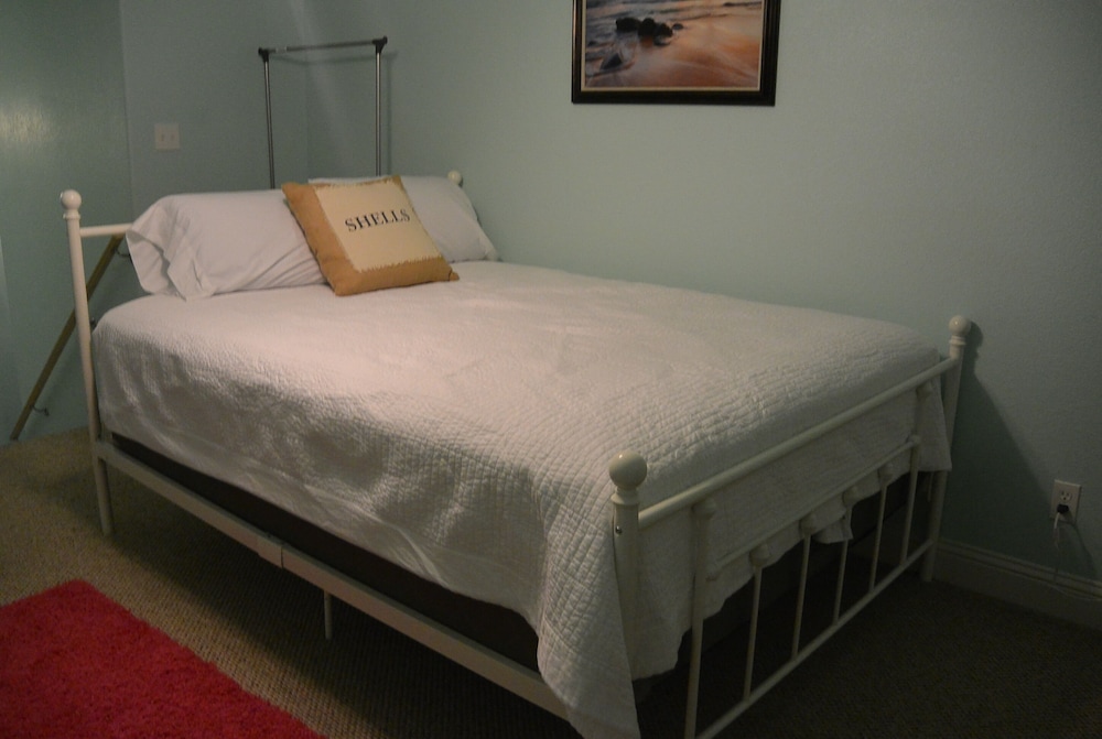 Private Pelican 2 Bedroom Home