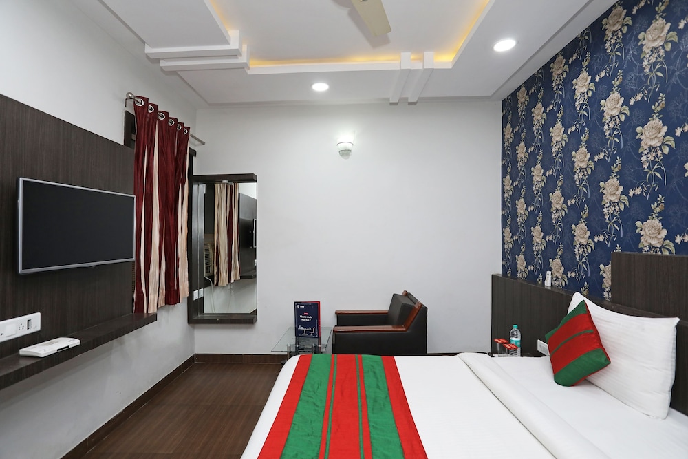 Hotel Flowers Inn