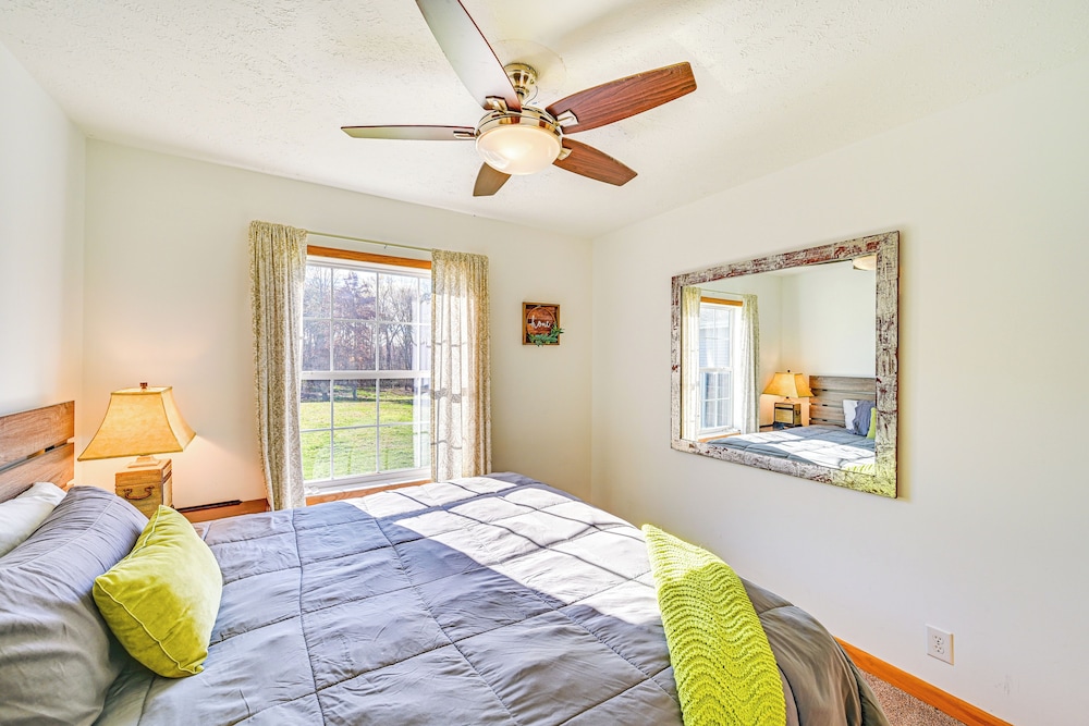8-acre Bridgman Oasis: Pool, Hot Tub & Game Room