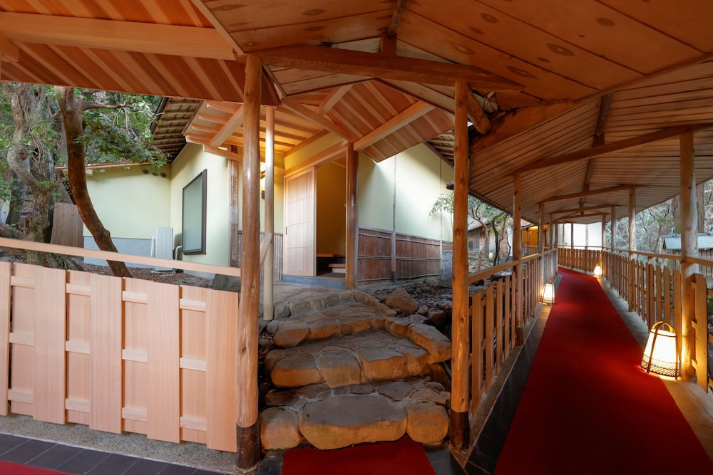 Tsukihitei Ryokan