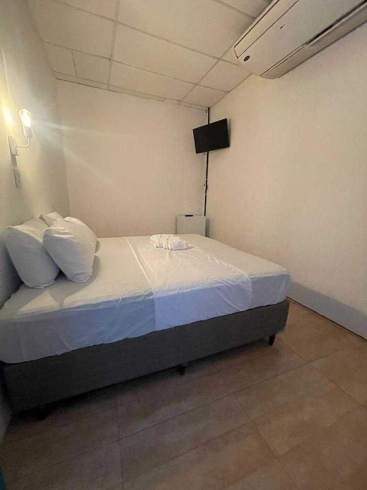 Grand' Hostel