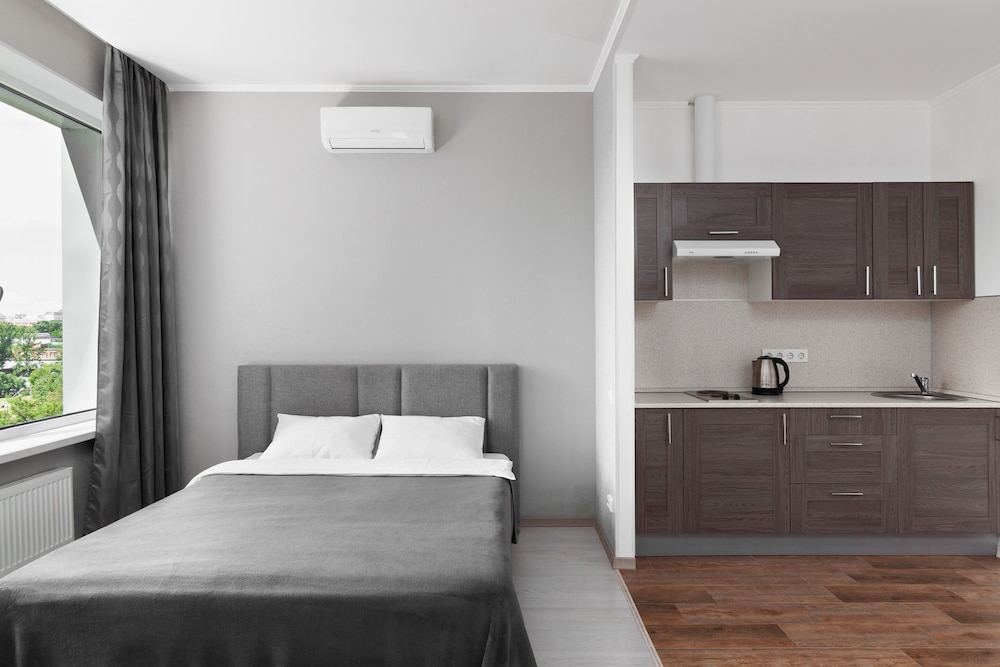 Tricolor Apartments