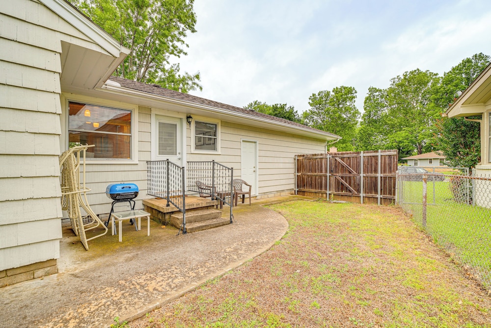 6 Mi to Dtwn: Waterfront Home in Tulsa!