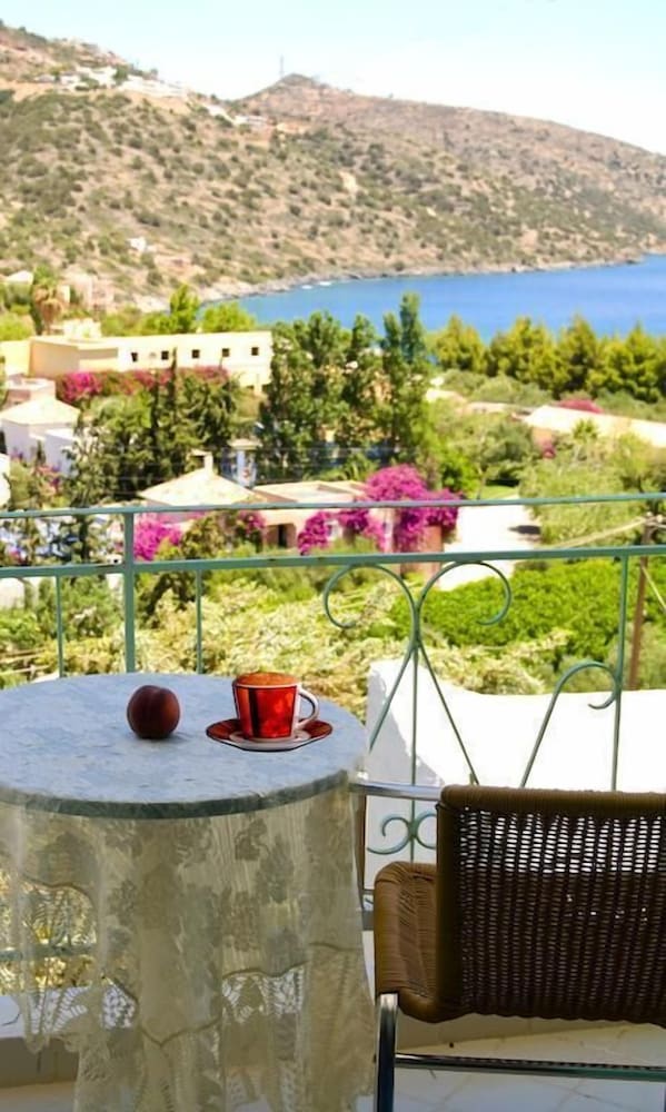 Creta Star view 4