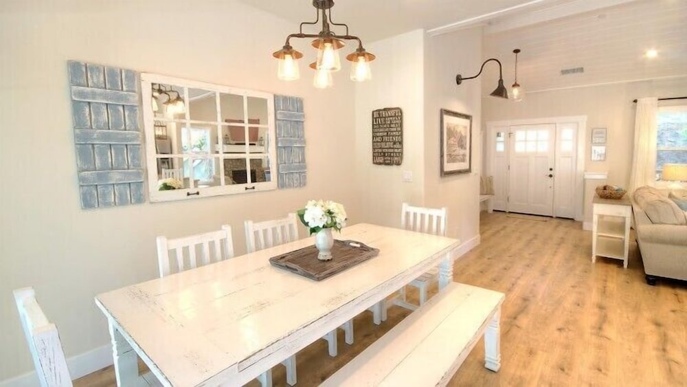 Scenic Wonder Craftman Cottage 3 Bedroom view 5