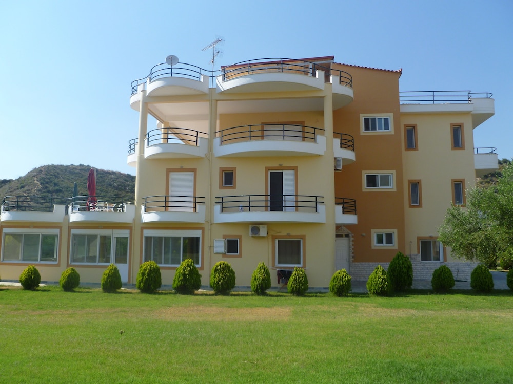 Anilio Plaza