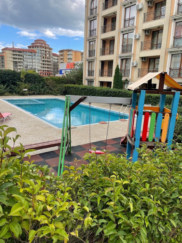 Menada Villa Astoria