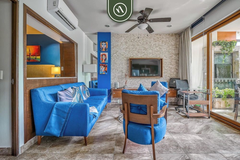 1 BR Condo - Amazing Sunsets From the Roof - Pool