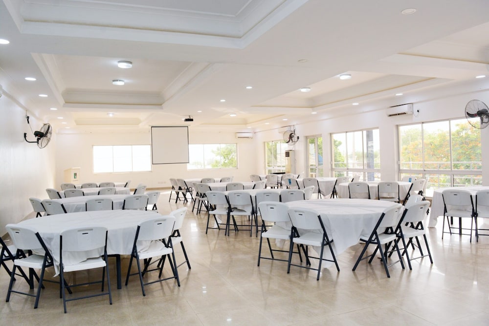 AUN Hotel Conference Centre and SPA view 4