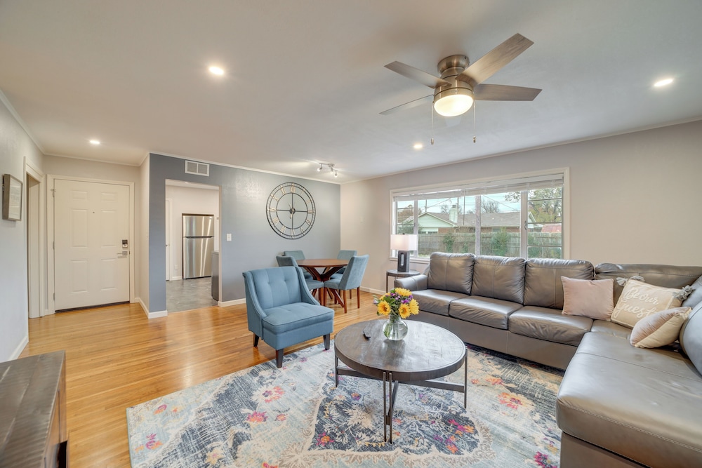 6 Mi to Dtwn: Dog-friendly Home w/ Yard in Tulsa