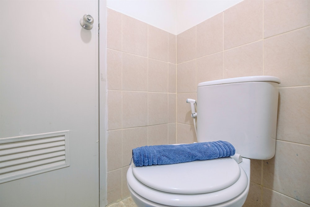 Comfy and Tidy 1BR at Podomoro Golf View Apartment