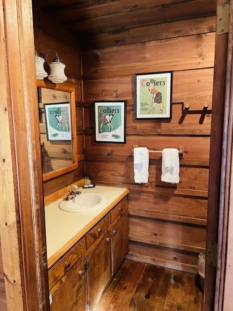 Drummond Island Resort