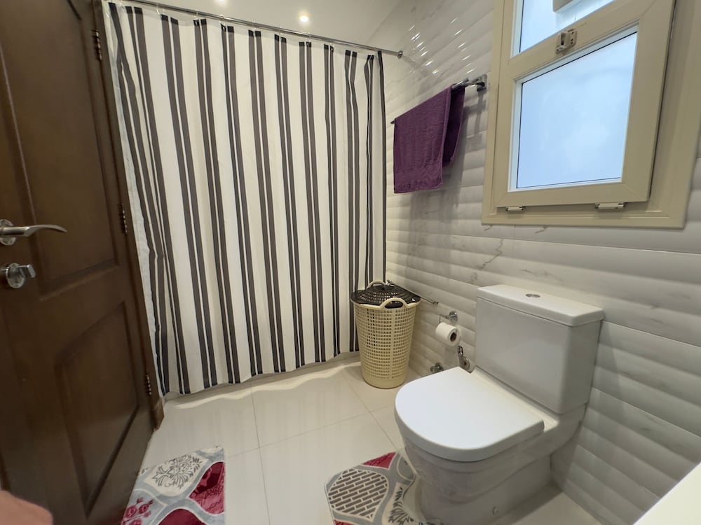 CK 1108 Spacious 2BR Apt 2BA Near Airport