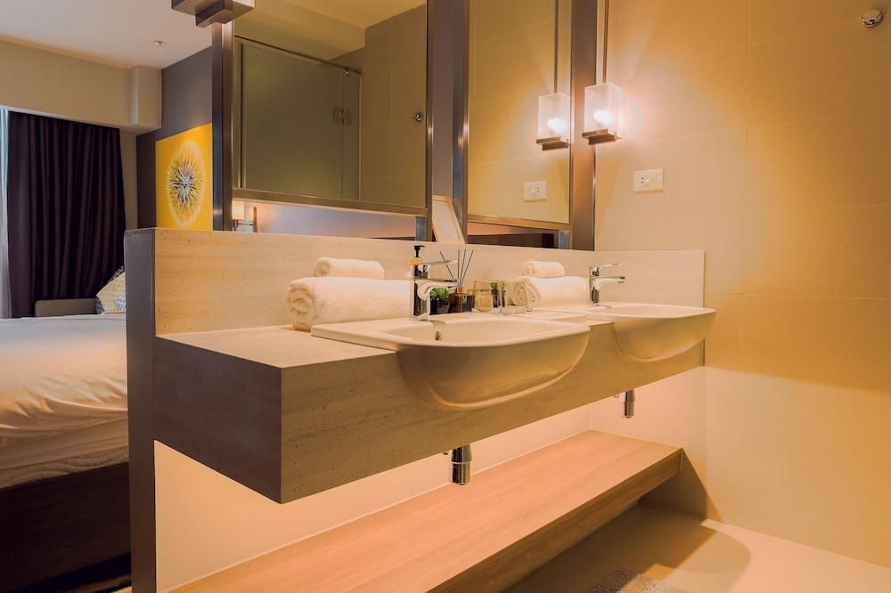 Hotel Residences at Acqua