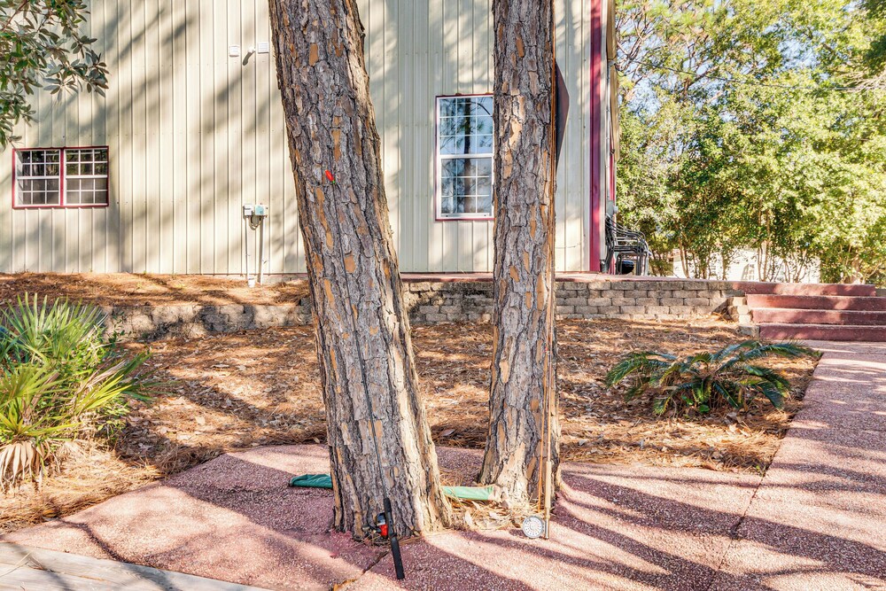Fishing Dock: Waterfront Pensacola Retreat
