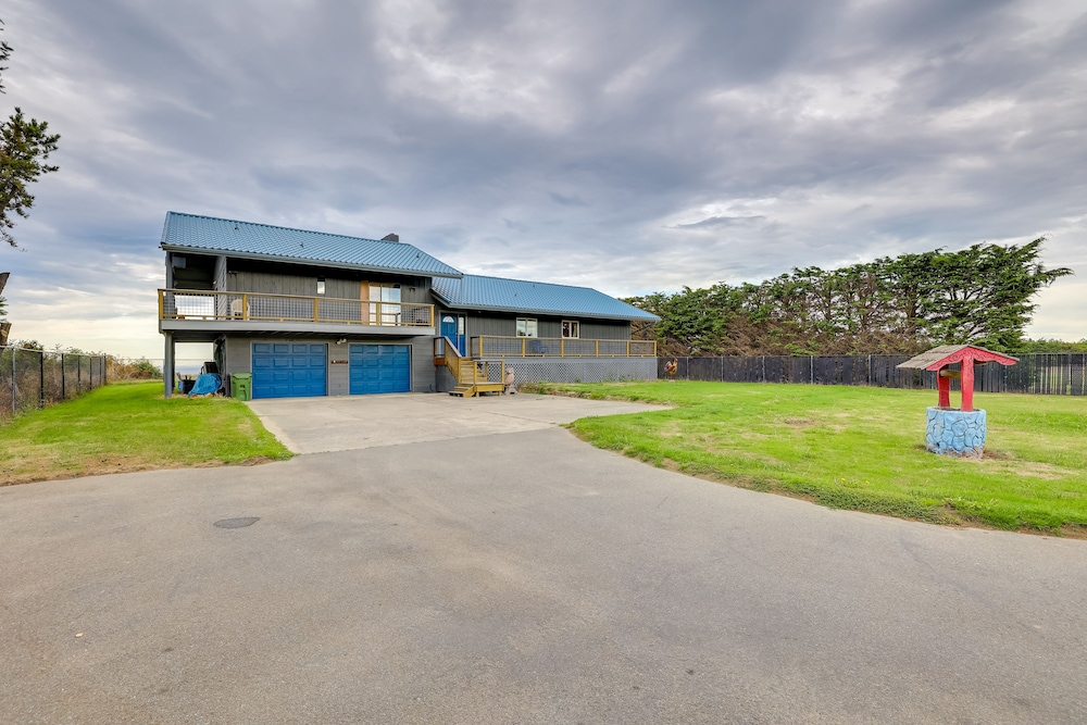 Oceanfront Port Angeles Home w/ Mountain View! view 2