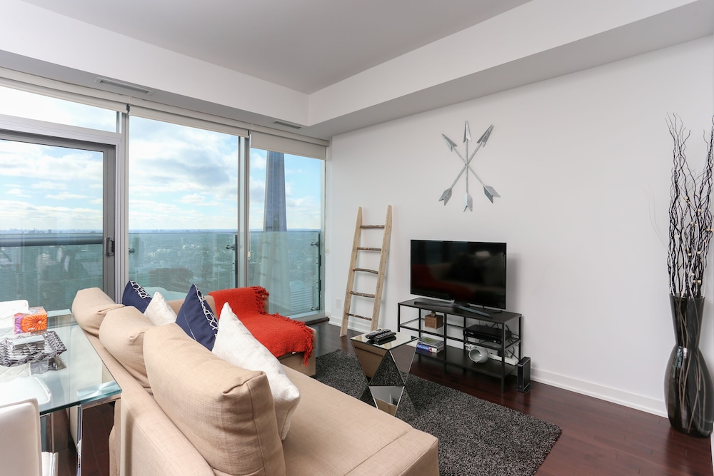 Platinum Suites - Breathtaking CN Tower View-2