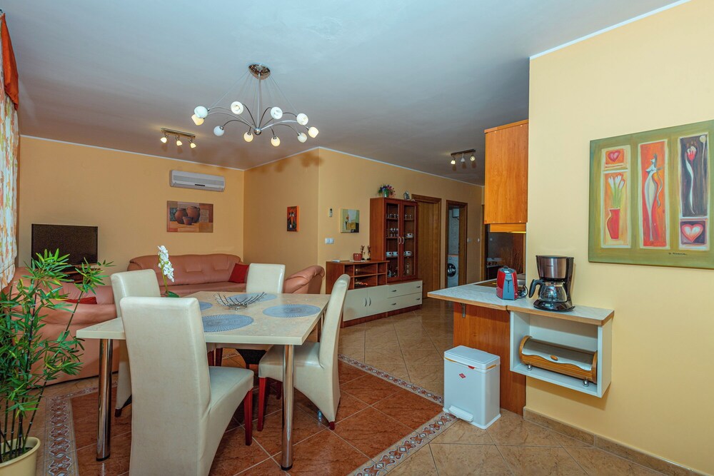 Apartman Mira