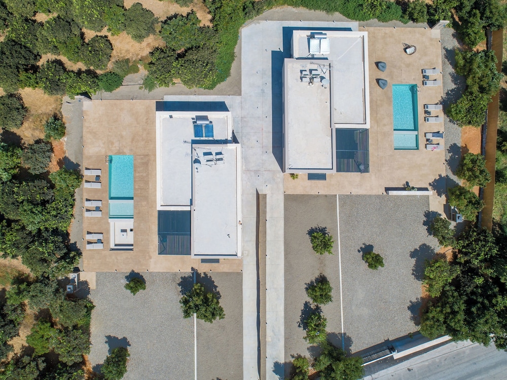 PanStel Luxury Villas - pools & jacuzzi