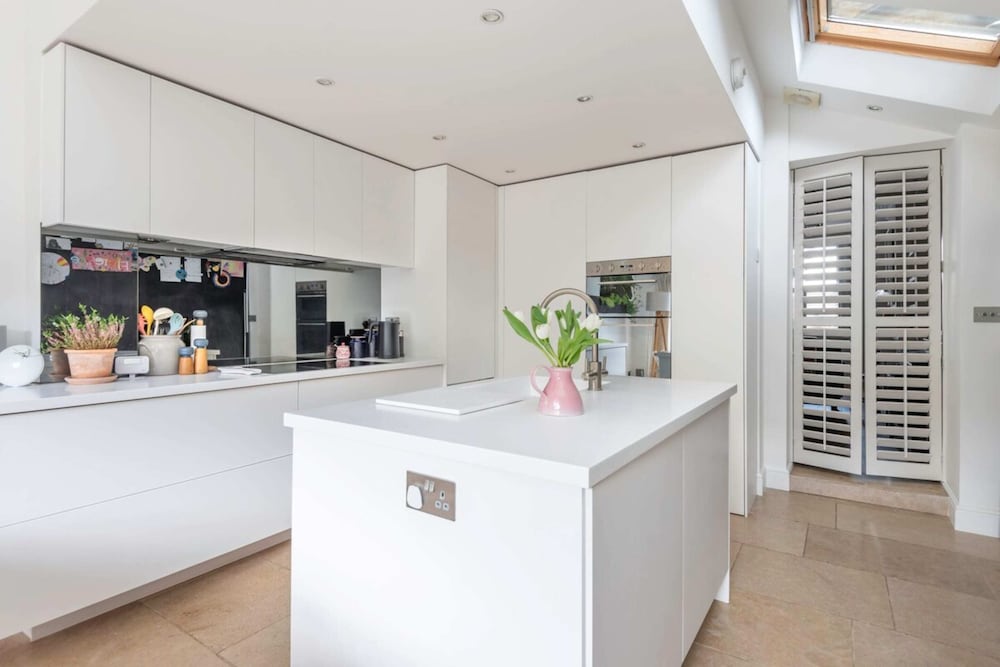 3-bedroom Home in Richmond - Ideal Family Living