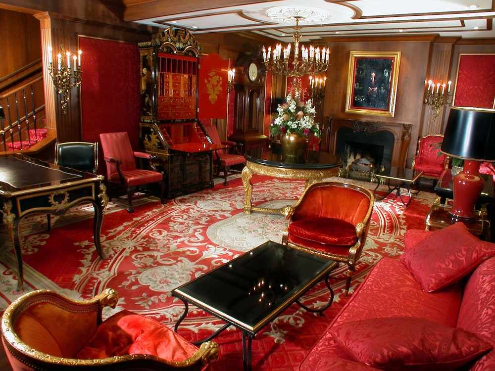 Monterey Vacations - Pine Inn - Property Image 1