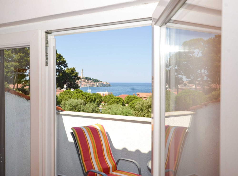 Classic and Elegant Rovinj Apartments With Balcony