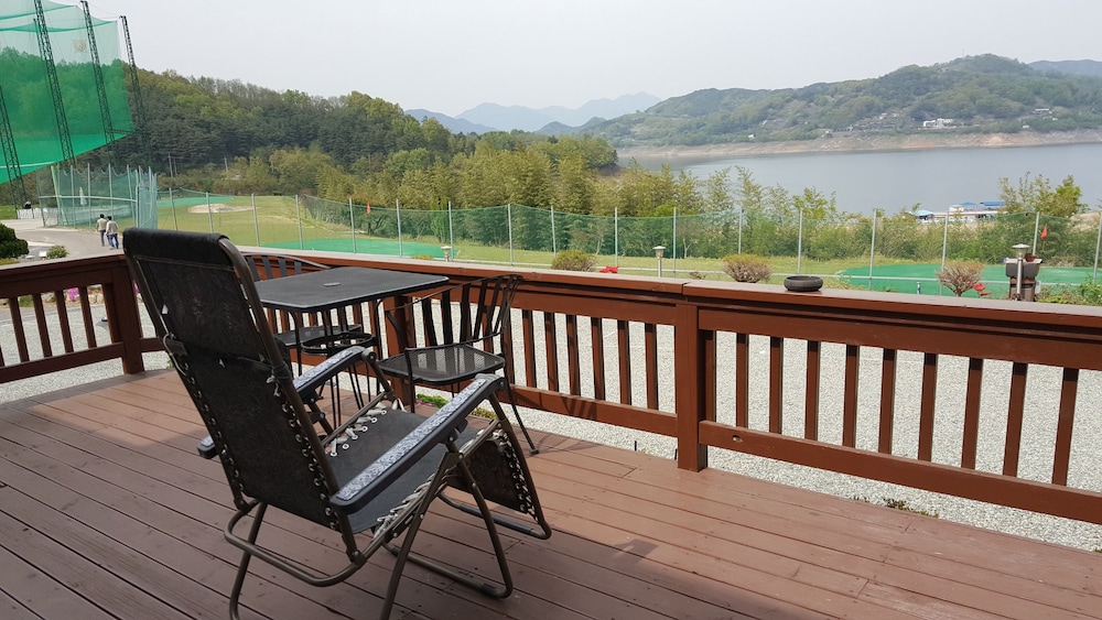 Hapcheonho View Smile Pension