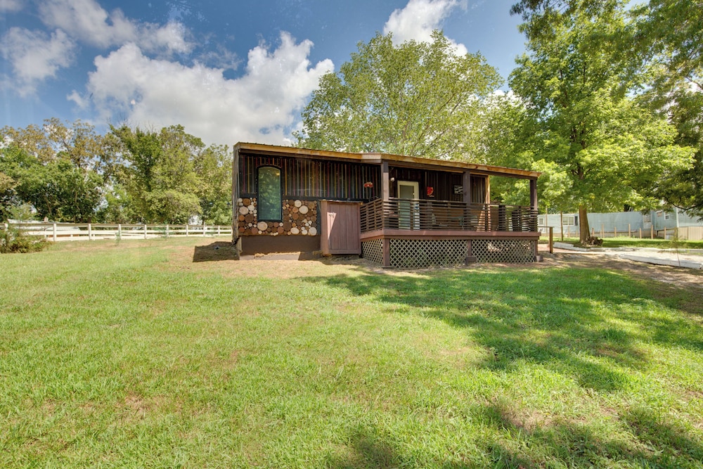'cedar Pointe' - Peaceful Lake Cabin in Odessa