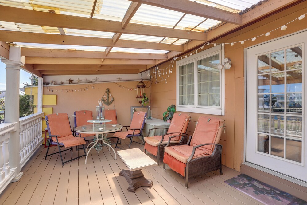 Deck & Dock: Home in Little Egg Harbor Township