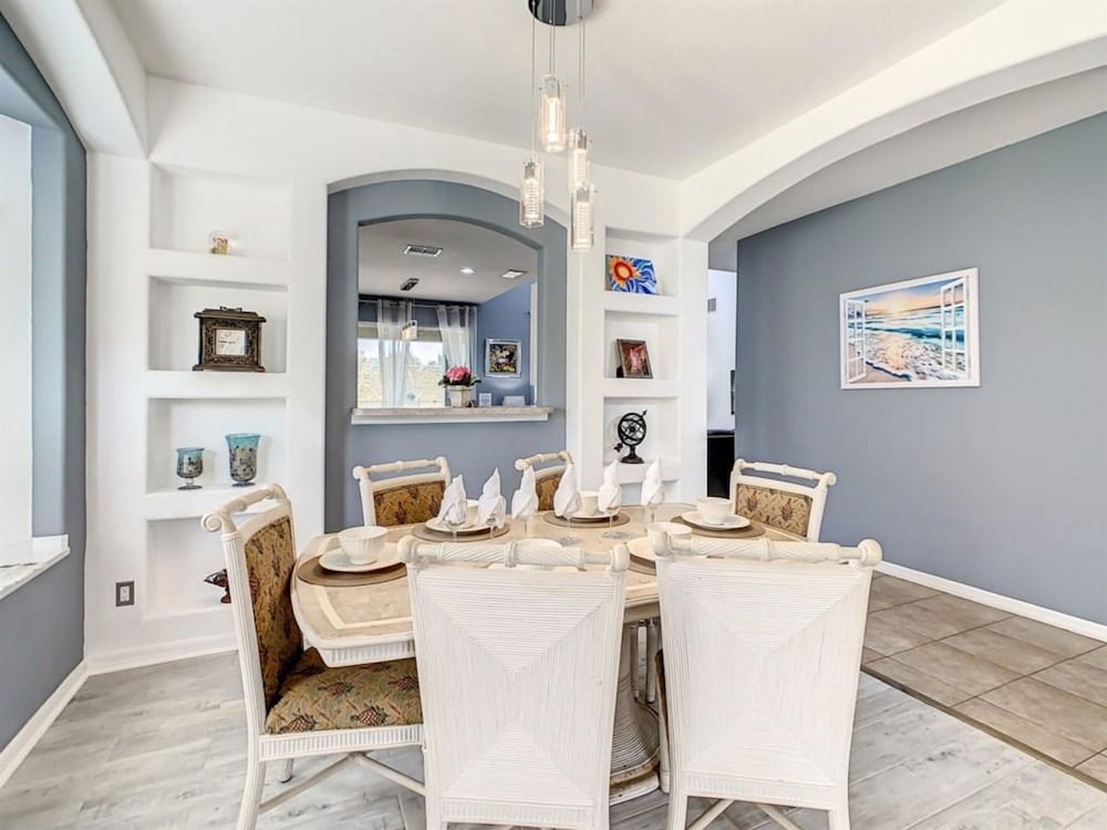 7BR Villa in Emerald Island w Resort Perks