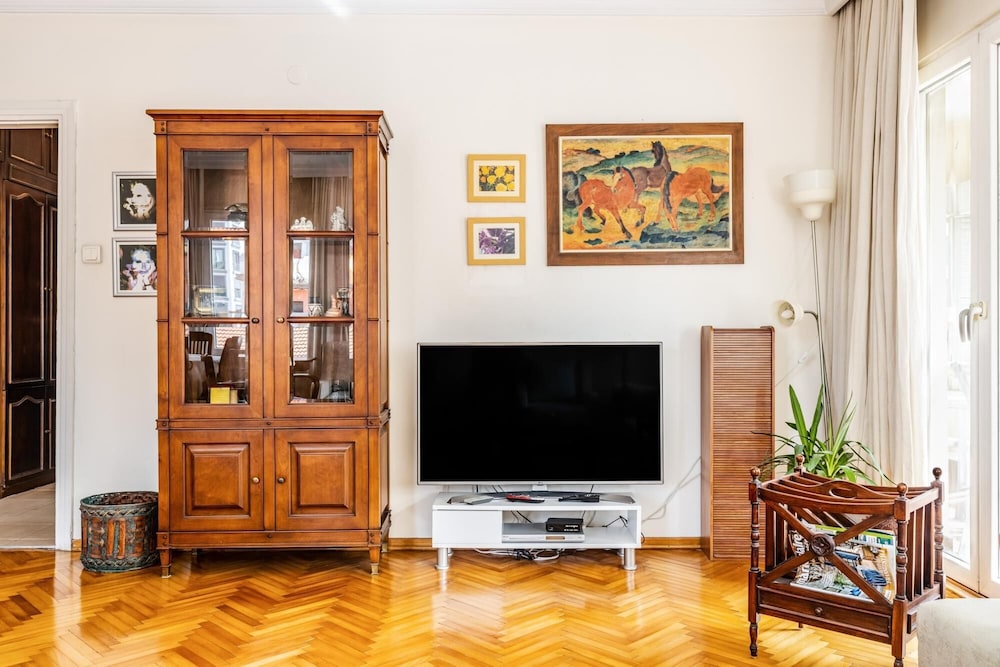 Stylish and Spacious Flat in Erenkoy