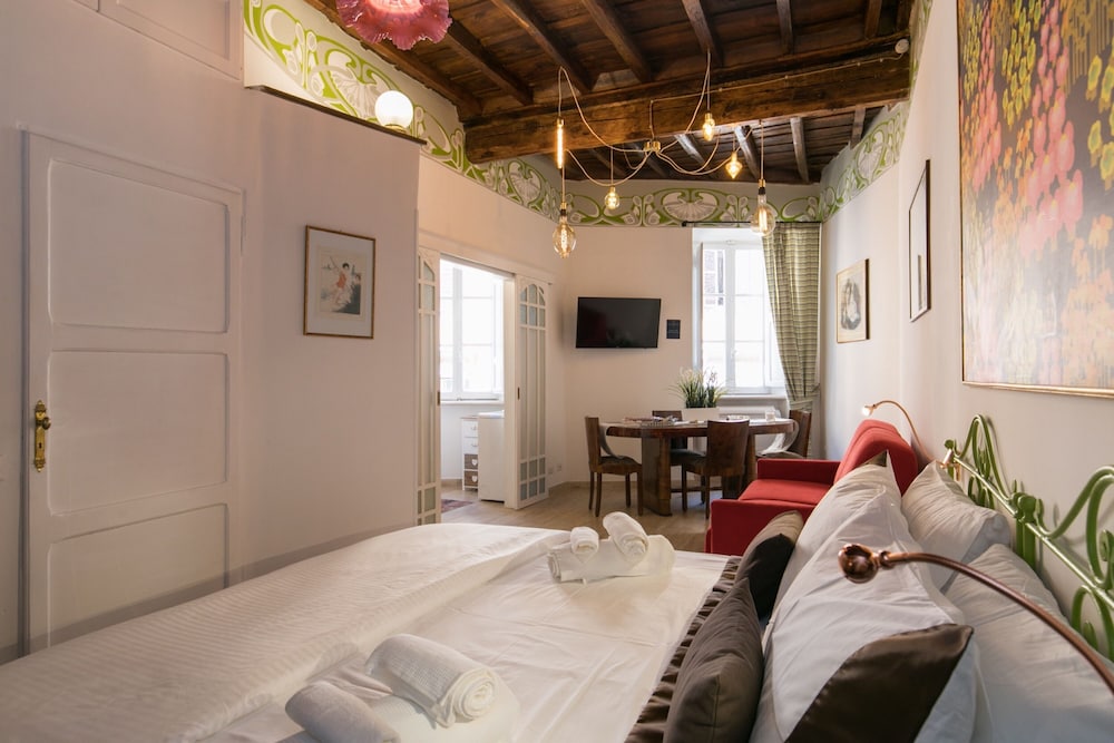 Navona Open Space Aparthotel