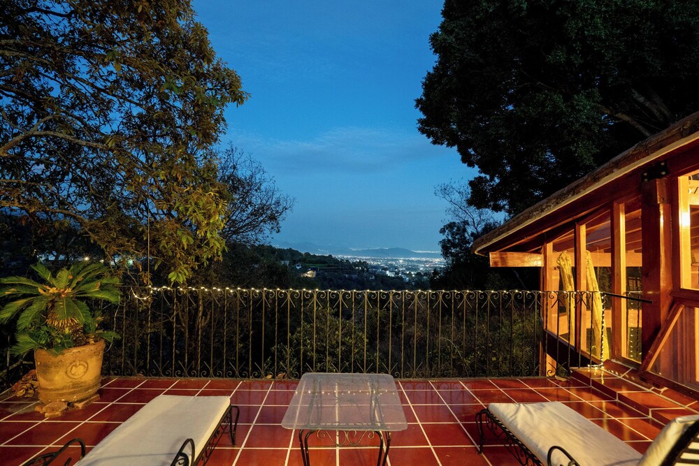 Beautiful Country House Pool & Views view 4