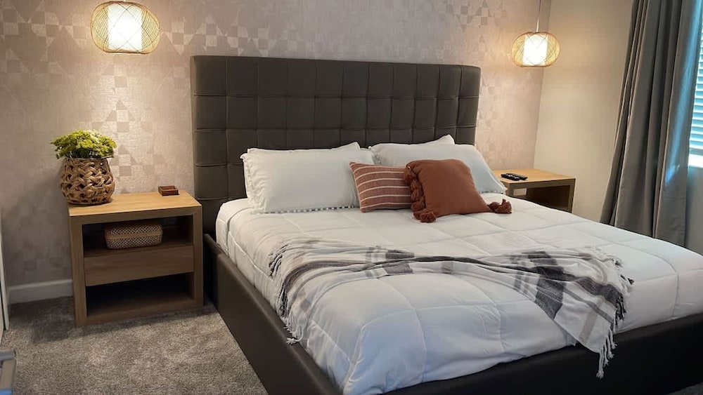 7BR Themed Bedroom and Pool 18 Guests