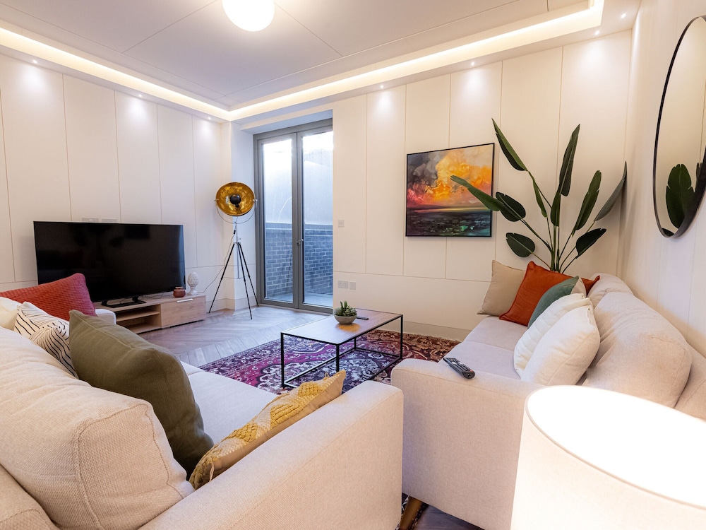 Discover The Underworld Five Bedroom by Belvilla