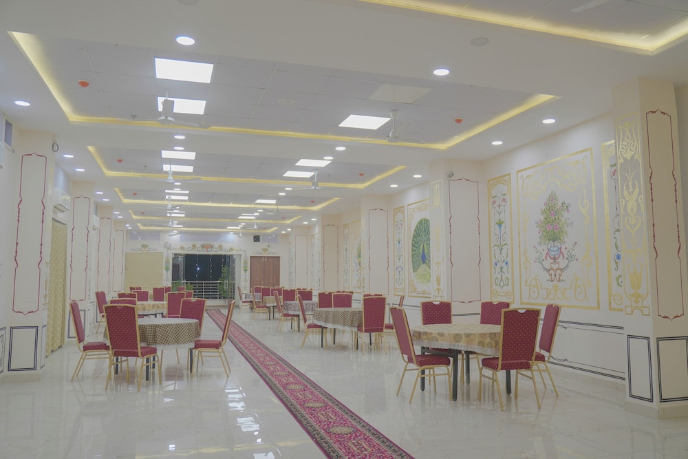 Dev Sneh Residency
