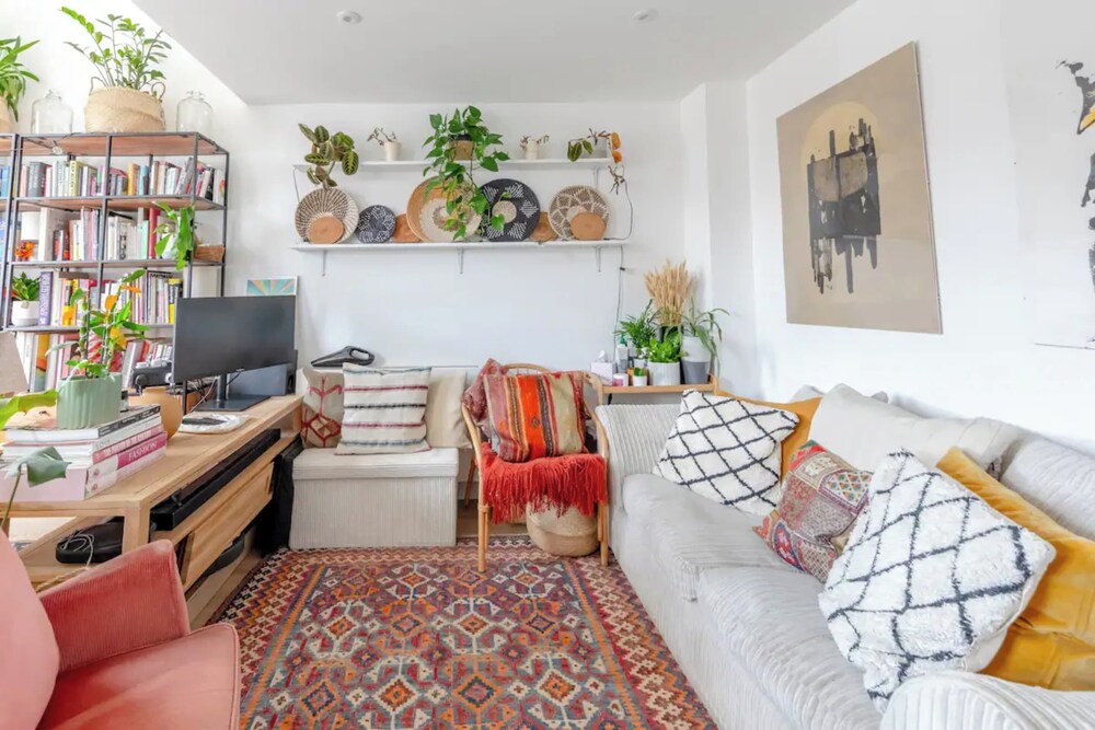 Bright & Beautiful 1BD Flat - Hackney Central